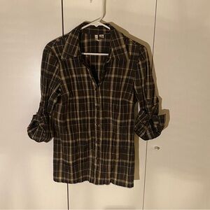 St. John’s Bay Brown Plaid Crinkle Fabric Button Down. Size Large.